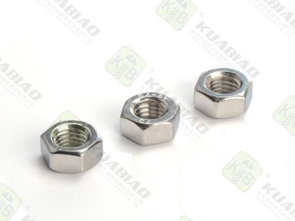 廣西光伏螺絲供應(yīng)商(光伏發(fā)電用的螺絲型號)